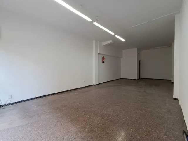 LOCAL MUY CENTRICO — 8