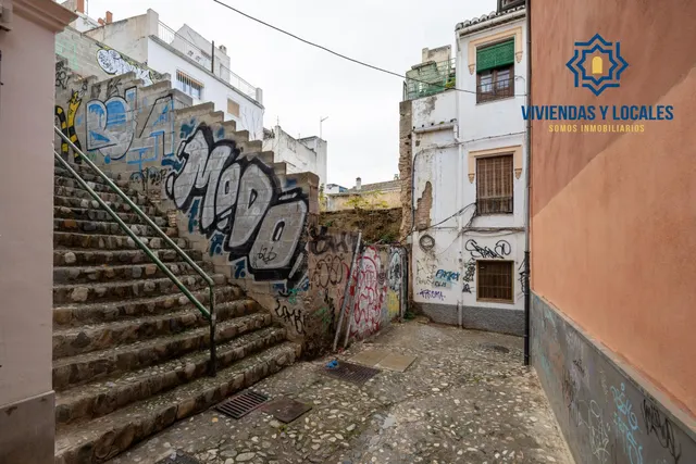 SE VENDE TERRENO URBANO PLURIFAMILIAR ZONA REAL DE CARTUJA Y JARDINES DEL TRIUNFO — 13