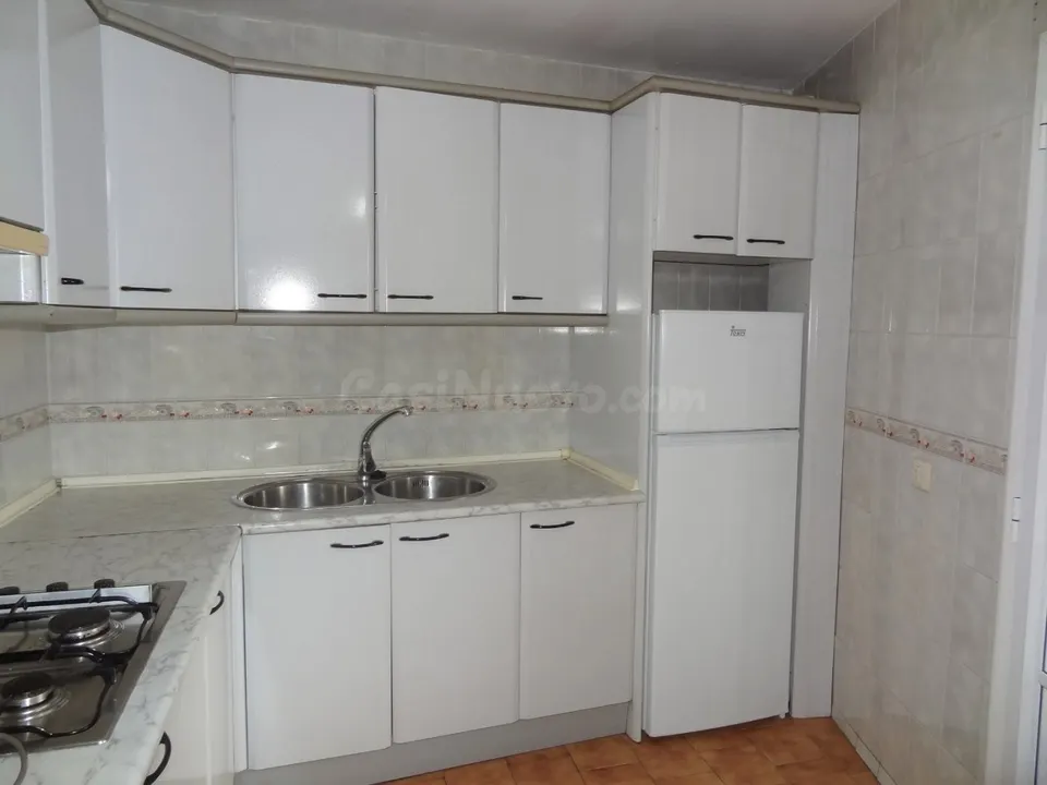 ESTUPENDO PISO DE ESTUDIANTES.