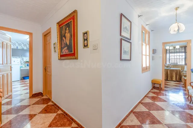 Oportunidad única en pleno corazón de Granada: luminosidad, ubicación y un enorme potencial de transformación — 3