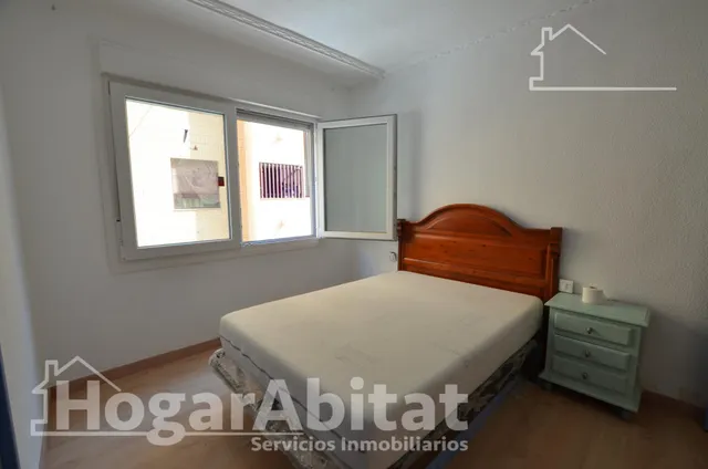 ¡Alicante centro! amplio, bonito y esquinero con balcón — 24