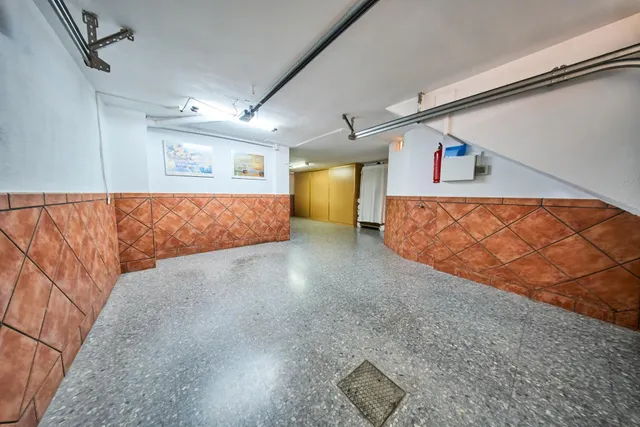 Espacio, calidez y terrazas para disfrutar: una casa con personalidad en Churriana de la Vega — 34