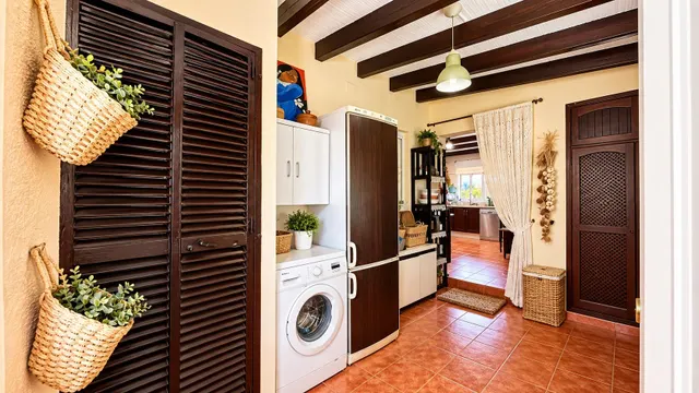 Chalet urbano reformado con piscina, placas solares y todas las comodidades — 23