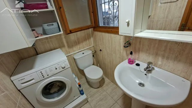 Adosado en Playa de Miramar a 600m del mar, con parcela de 213 m2, piscina comunitaria, barbacoa, chimenea y garaje para varios coches. — 18