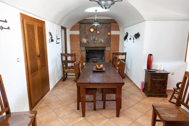 Se Vende Casa Cueva en BENAMAUREL — 11