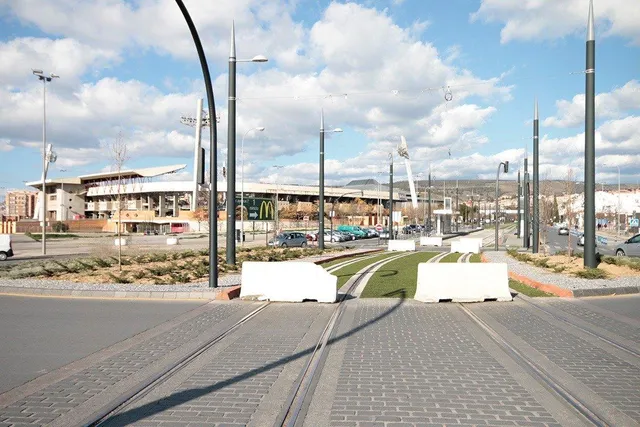 Magnifica vivienda con garaje en vergeles, junto a palacio de deportes — 20