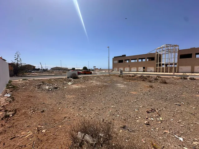 SOLAR URBANO EN EL CASTILLO DEL ROMERAL — 7