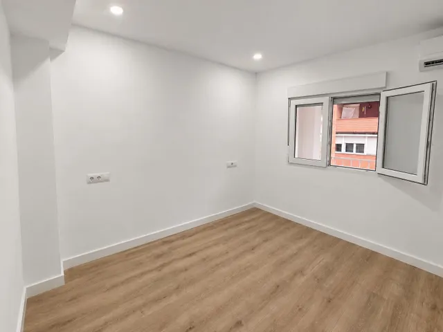 Excepcional piso reformado con terraza y orientación este — 11