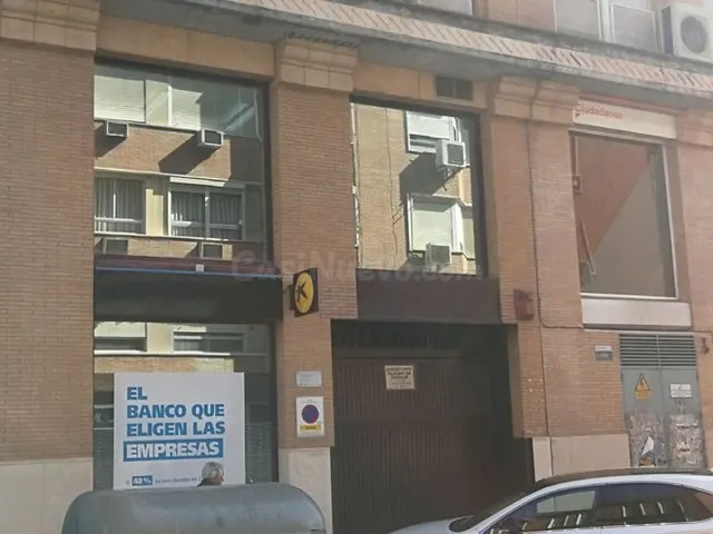 Garaje 10m² en venta - Nervión - foto 2