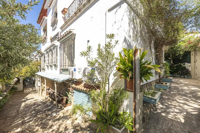 Chalet 12 habitaciones 500m² en venta - Marbella — 28