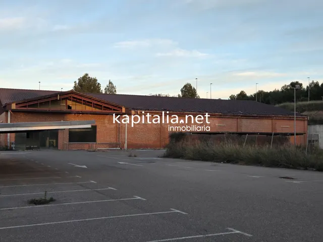 Nave a la venta y en alquiler en Ontinyent. - foto 3