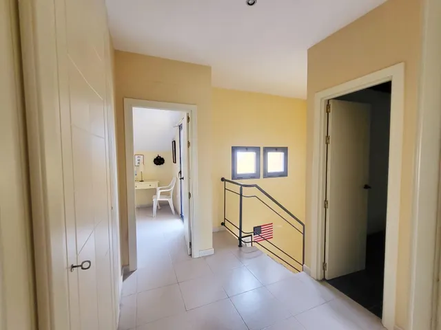 ÁTICO EXCLUSIVO CON VISTAS, TERRAZAS, PISCINA Y GARAJE – A 250 M DE LA PLAYA — 29