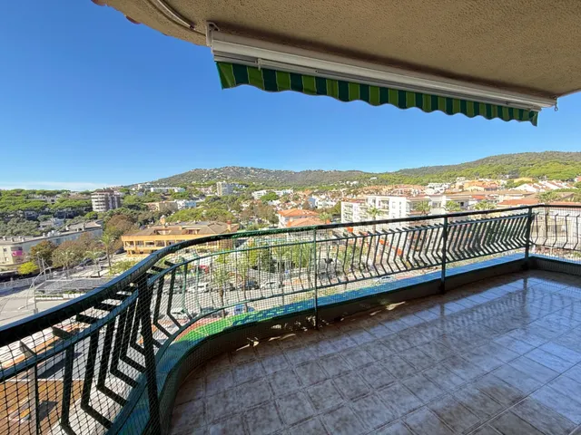 Exclusivo piso con dos terrazas, 3 habitaciones, piscina y maravillosas vistas en playa de aro — 5