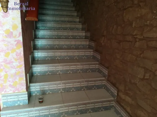 Casa magnifica, de dimensiones extraordinarias a veinte minutos andando del centro. — 19