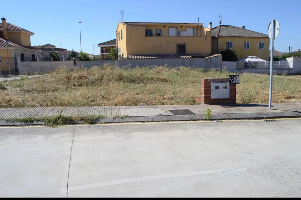 Urbis te ofrece un estupendo solar en venta en Ciudad Rodrigo, Salamanca.