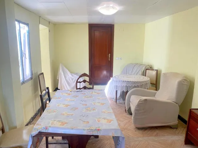 CASA CON TERRENO AMPLIO EN LA FONT DE LA FIGUERA — 4
