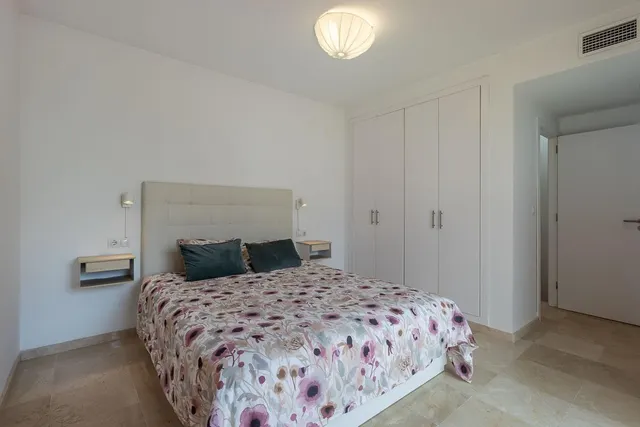 PRECIOSO CHALET EN LOMA VERDE — 18