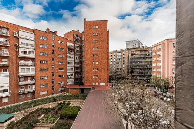 Piso exterior en el Viso — 33
