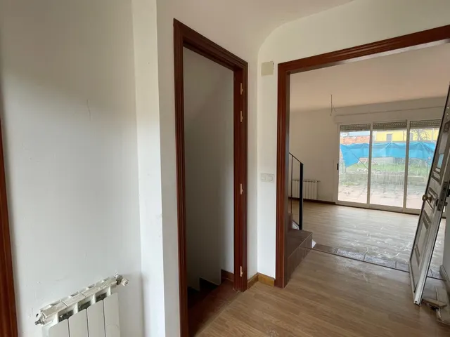 VENTA ADOSADO EN ALMAZCARA EL BIERZO — 7