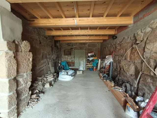 OPORTUNIDAD!!! SE VENDE CASA SEMIREFORMADA CON JARDIN EN SAN - foto 2