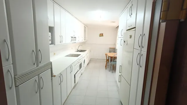 AMPLIO PISO EN ZONA HUBU - foto 5