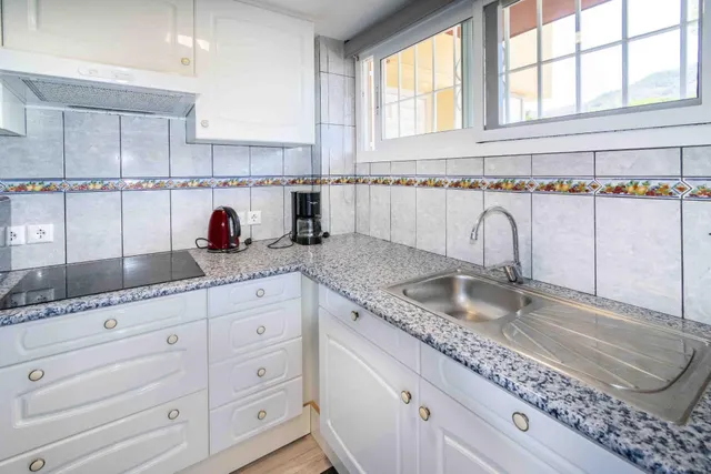 Apartamento reformado de 2 dormitorios a 200m de la playa del Albir — 7