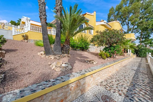 Chalet independiente con gran parcela, piscina privada y espectaculares vistas al mar y las lagunas en Ciudad Quesada — 3
