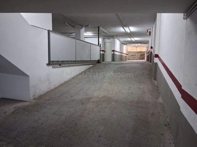 Amplia Plaza de Parking en Zona Avenida Alcora, Castellón - foto 3