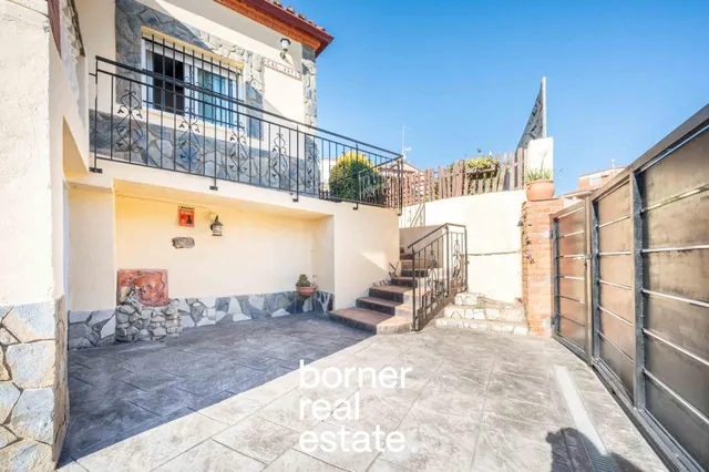 Casa con jardín en Sant Muç, Rubí — 2