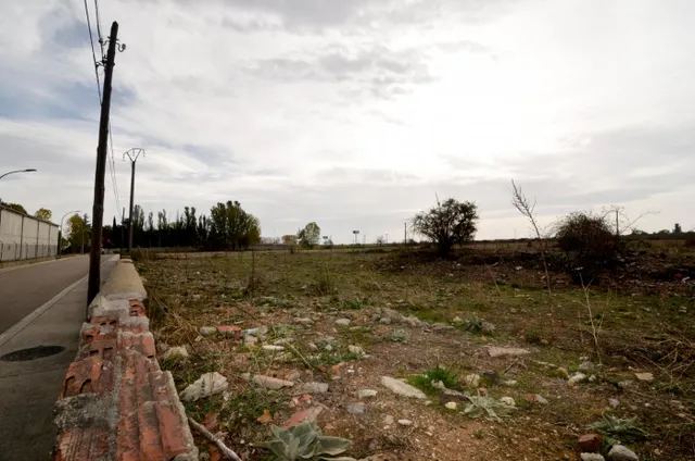 Urbis te ofrece parcela en venta cerca del Camping Regio en Santa Marta de Tormes — 8