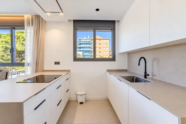Vivir frente al mediterráneo: exclusivo piso en primera línea de mar en calafell — 14