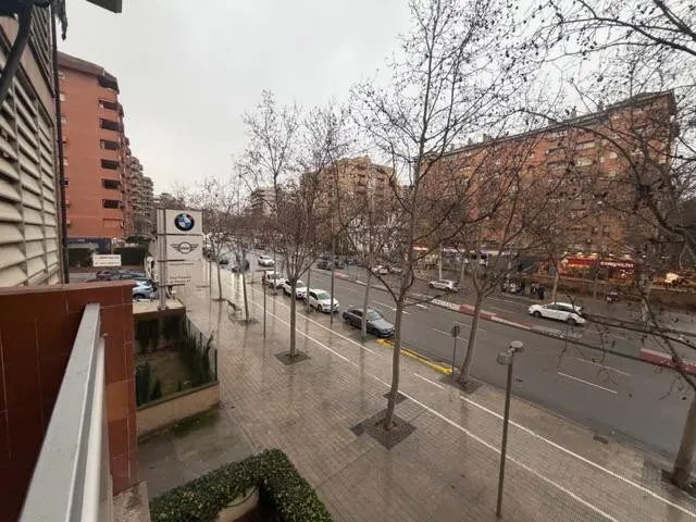 Amplio y Luminoso Piso en Paseo de Ronda de Lleida — 21