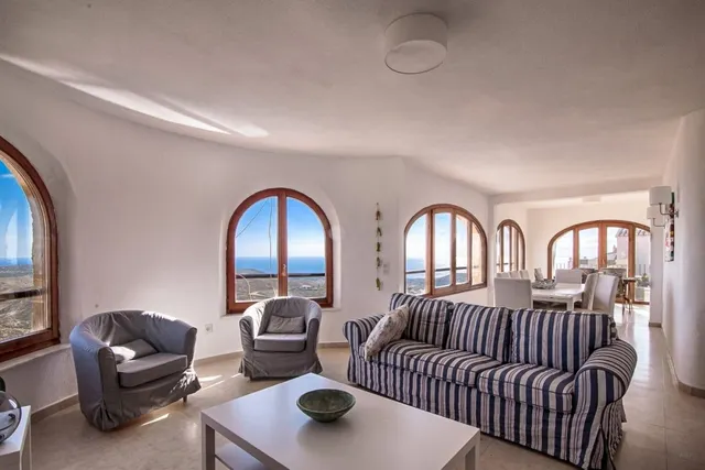 VILLA AUTÉNTICA ESPAÑOLA CON IMPRESIONANTE VISTA PANORÁMICA AL MAR — 7