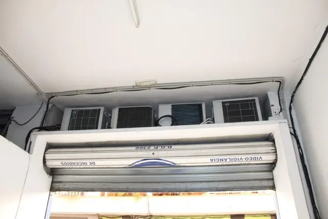 Venta de amplio LOCAL COMERCIAL en Gandia — 11