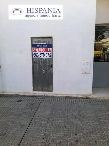 LOCAL EN BRUTO, BUENA ZONA EN BARRIADA DE LA PAZ