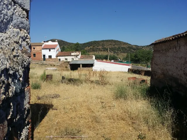 SOLAR URBANO DE 1577 M2 EN EL HOYO (BELMEZ) — 2