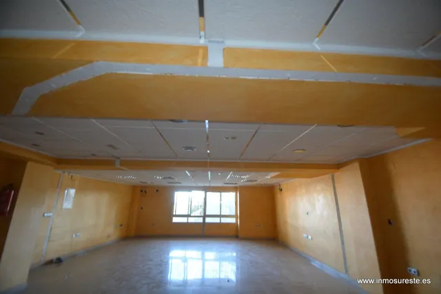 Venta de entresuelo en el centro de Orihuela, zona de Temístocles Almagro, 135 m2. de supèrficie. — 10