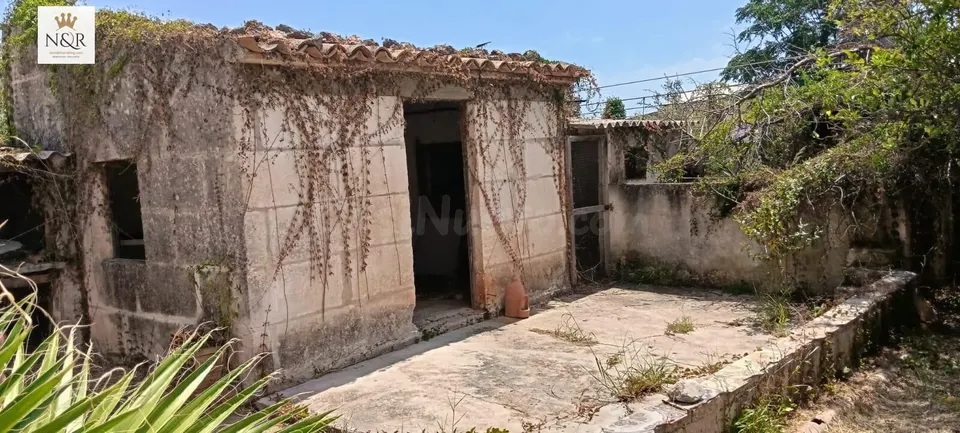 FINCA CON CASA 18 M2 Y AGUA CON ACCESO PEATONAL