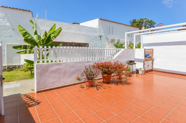 Chalet adosado: Amplio, luminoso y con terraza espectacular  - foto 2