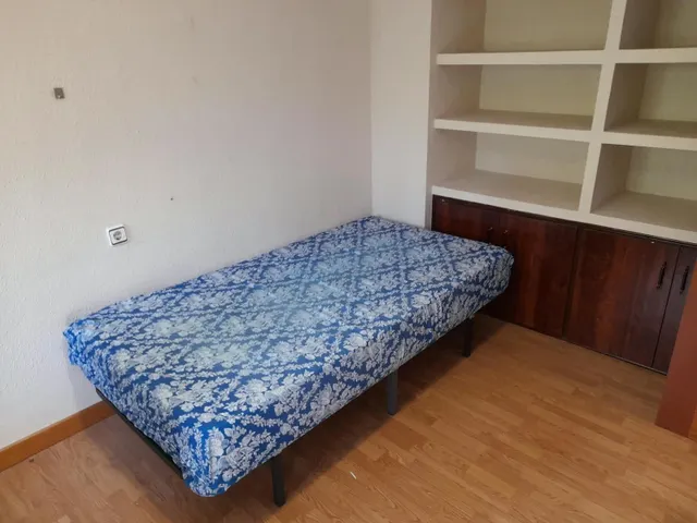 Pisazo de esquina en pleno centro — 10
