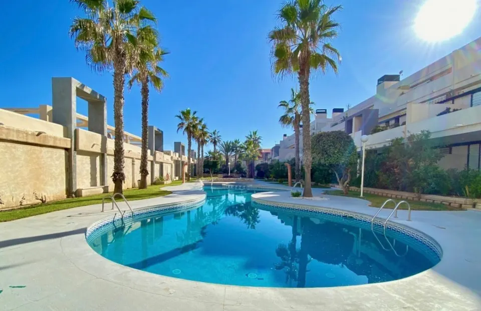 EXCLUSIVO APARTAMENTO EN PRIMERA LÍNEA EN Playa de La Mata