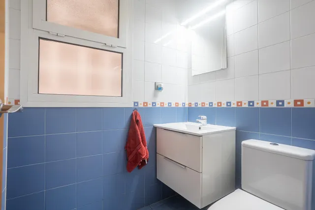 Barrio araceli - almeria: 2 habitaciones + baño + aseo + patio + lavadero + ascensor — 15