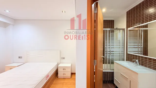 PRECIOSA VIVIENDA SEMINUEVA SITUADA EN O COUTO — 26