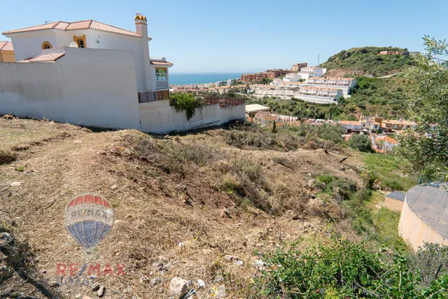 TERRENO URBANO CON VISTAS AL MAR EN PLENO CORAZÓN DE RINCÓN 