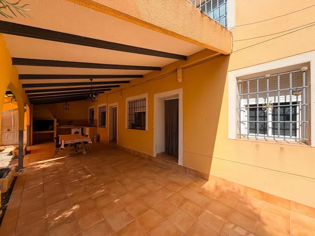 DOS CASAS EN UNA EN MATOLA SOLO EN ALQUILER — 40