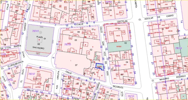 VENTA DE SOLAR EN CALLE PEATONAL EN PASEO DE ALMERIA — 5