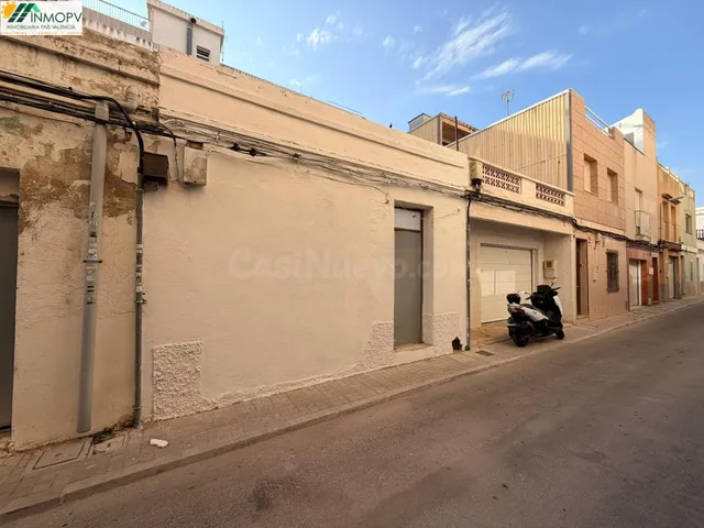 SOLAR URBANO DE 78M2, CON FACHADA Y ESTRUCTURA EXTERIOR! ZON - foto 3