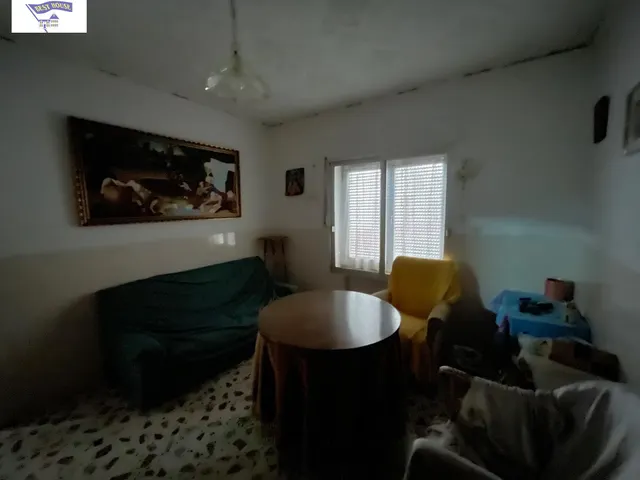 Amplia Casa en el centro de Valdeganga con Posibilidades de Reforma — 35