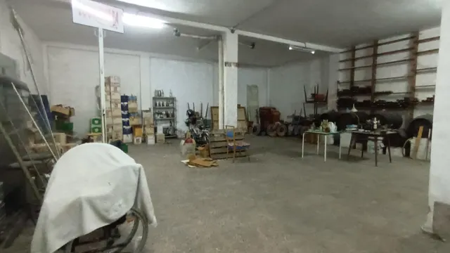 Local comercial con C. Critóbal Amorós