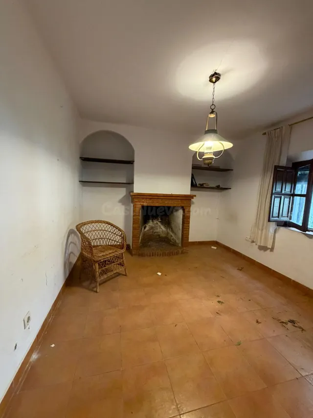 Venta de casa de pueblo para reformar en el centro de La Zub - foto 4